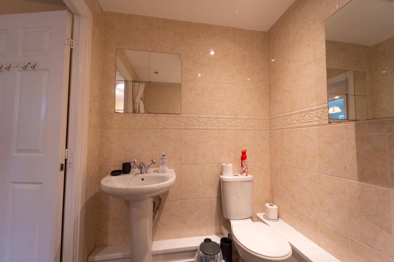 Luxury 2 Bed Apartment - Near Heathrow, Legoland, Windsor Слау Екстериор снимка