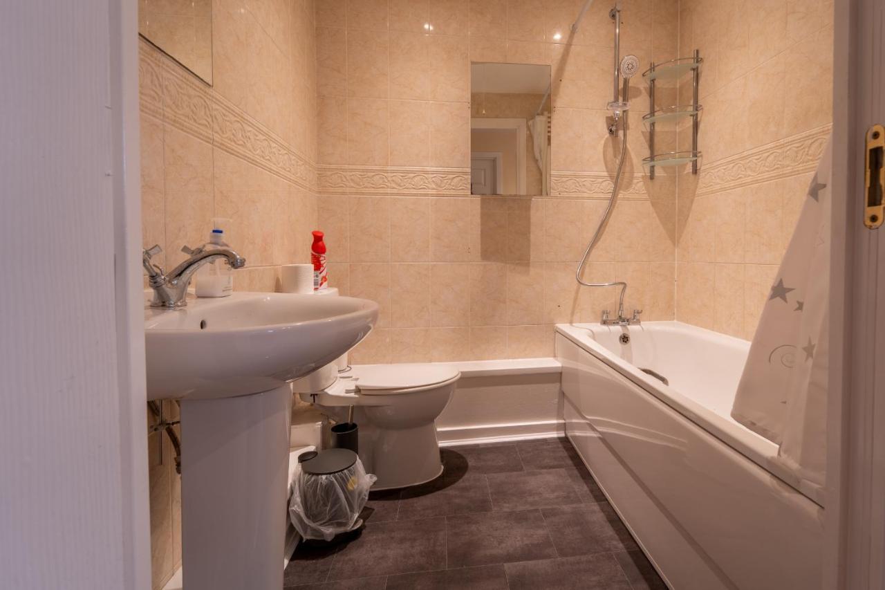 Luxury 2 Bed Apartment - Near Heathrow, Legoland, Windsor Слау Екстериор снимка