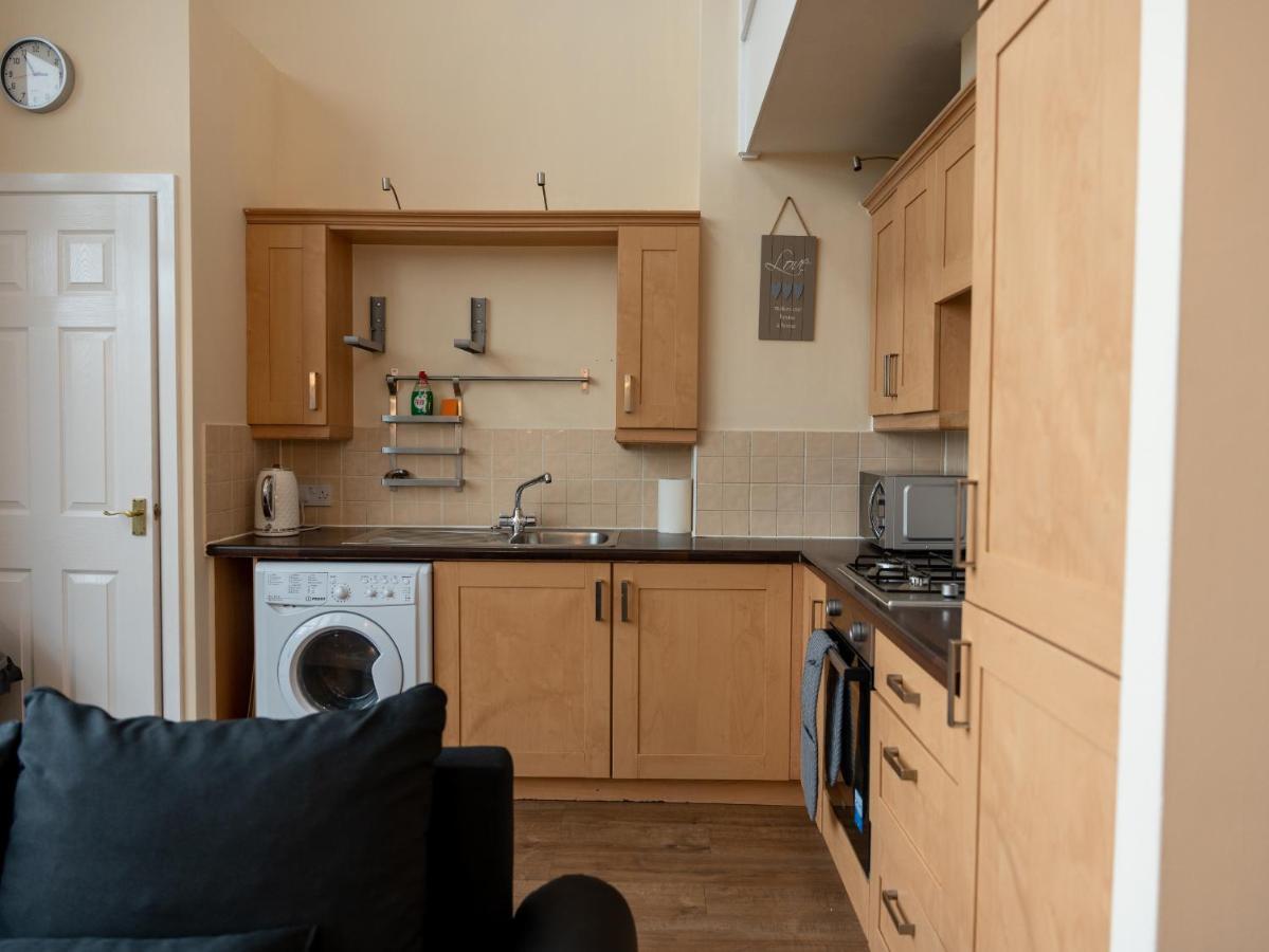 Luxury 2 Bed Apartment - Near Heathrow, Legoland, Windsor Слау Екстериор снимка