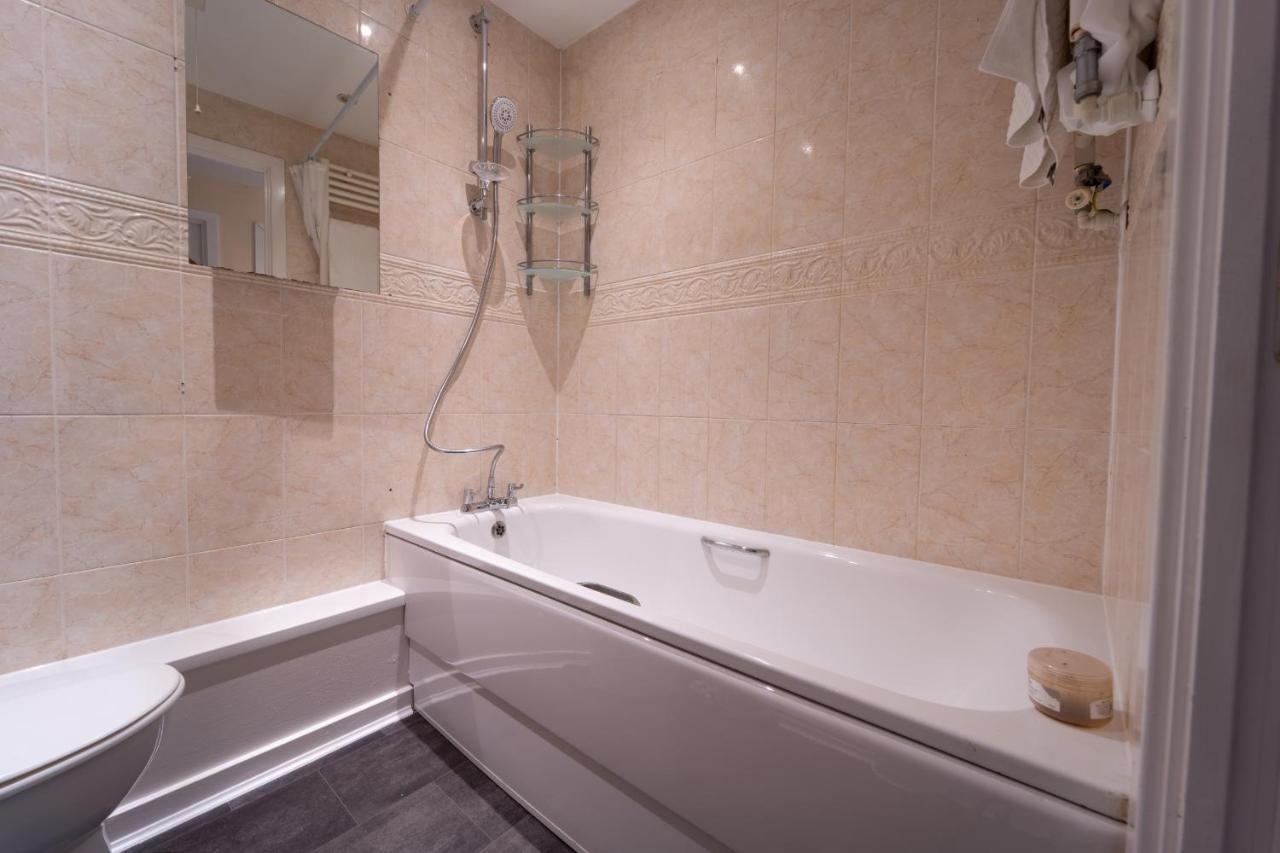 Luxury 2 Bed Apartment - Near Heathrow, Legoland, Windsor Слау Екстериор снимка
