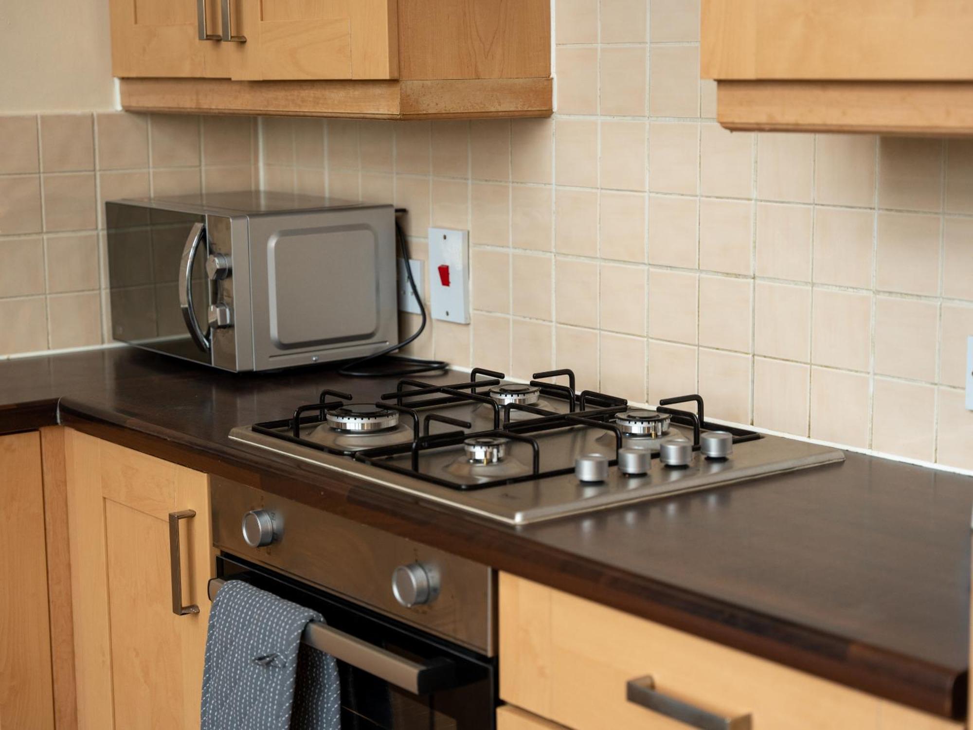 Luxury 2 Bed Apartment - Near Heathrow, Legoland, Windsor Слау Екстериор снимка