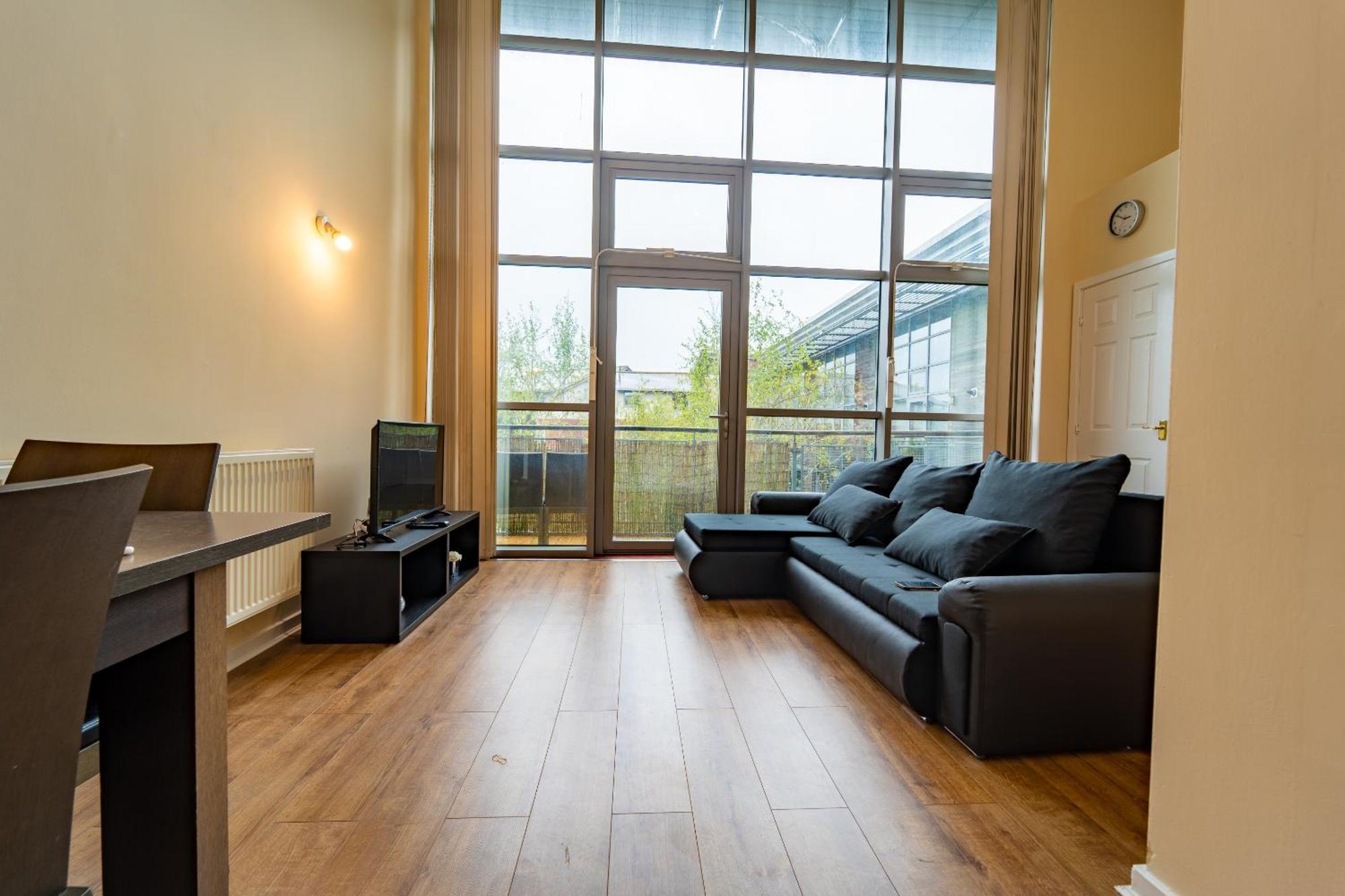 Luxury 2 Bed Apartment - Near Heathrow, Legoland, Windsor Слау Екстериор снимка