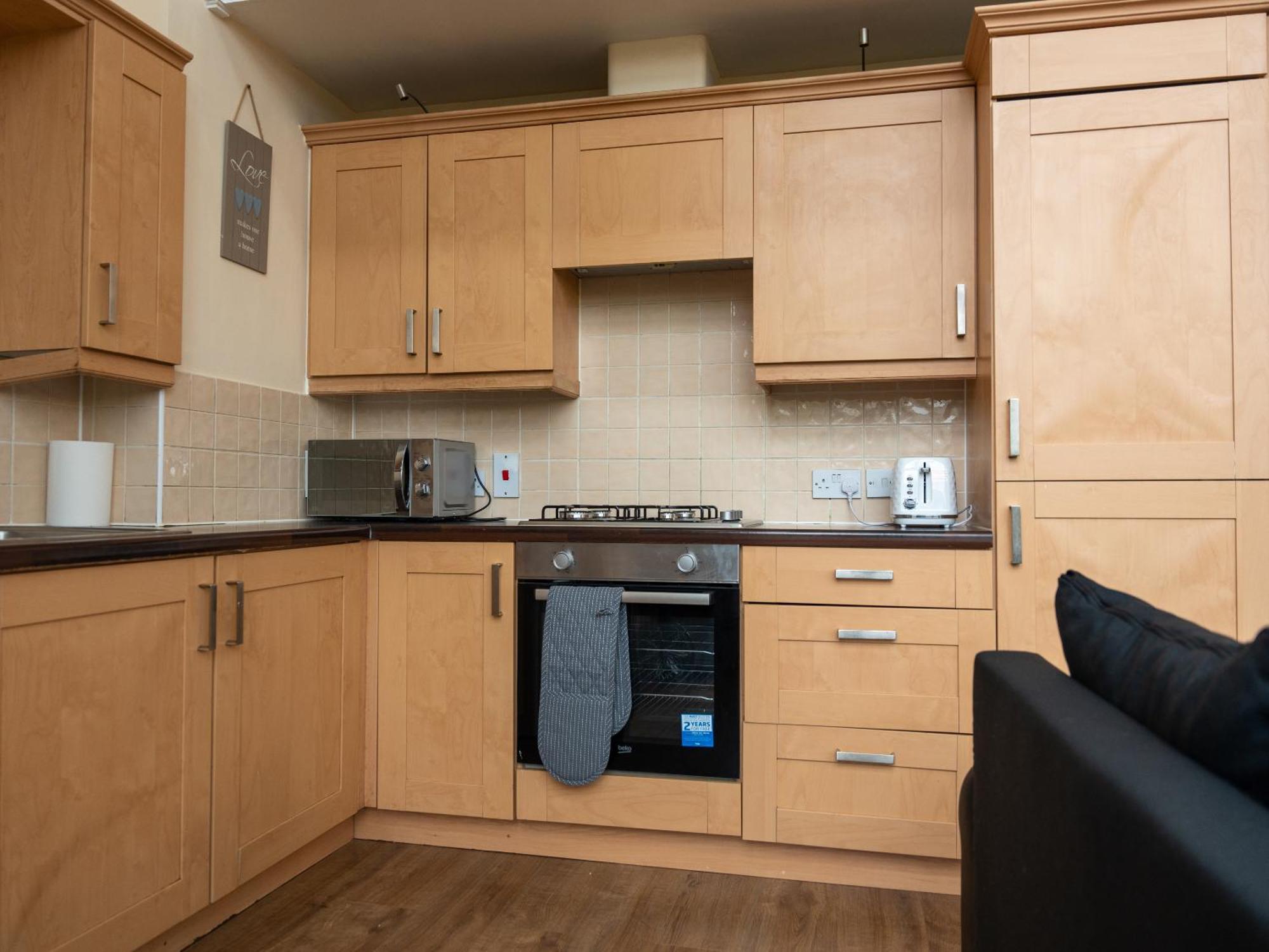 Luxury 2 Bed Apartment - Near Heathrow, Legoland, Windsor Слау Екстериор снимка