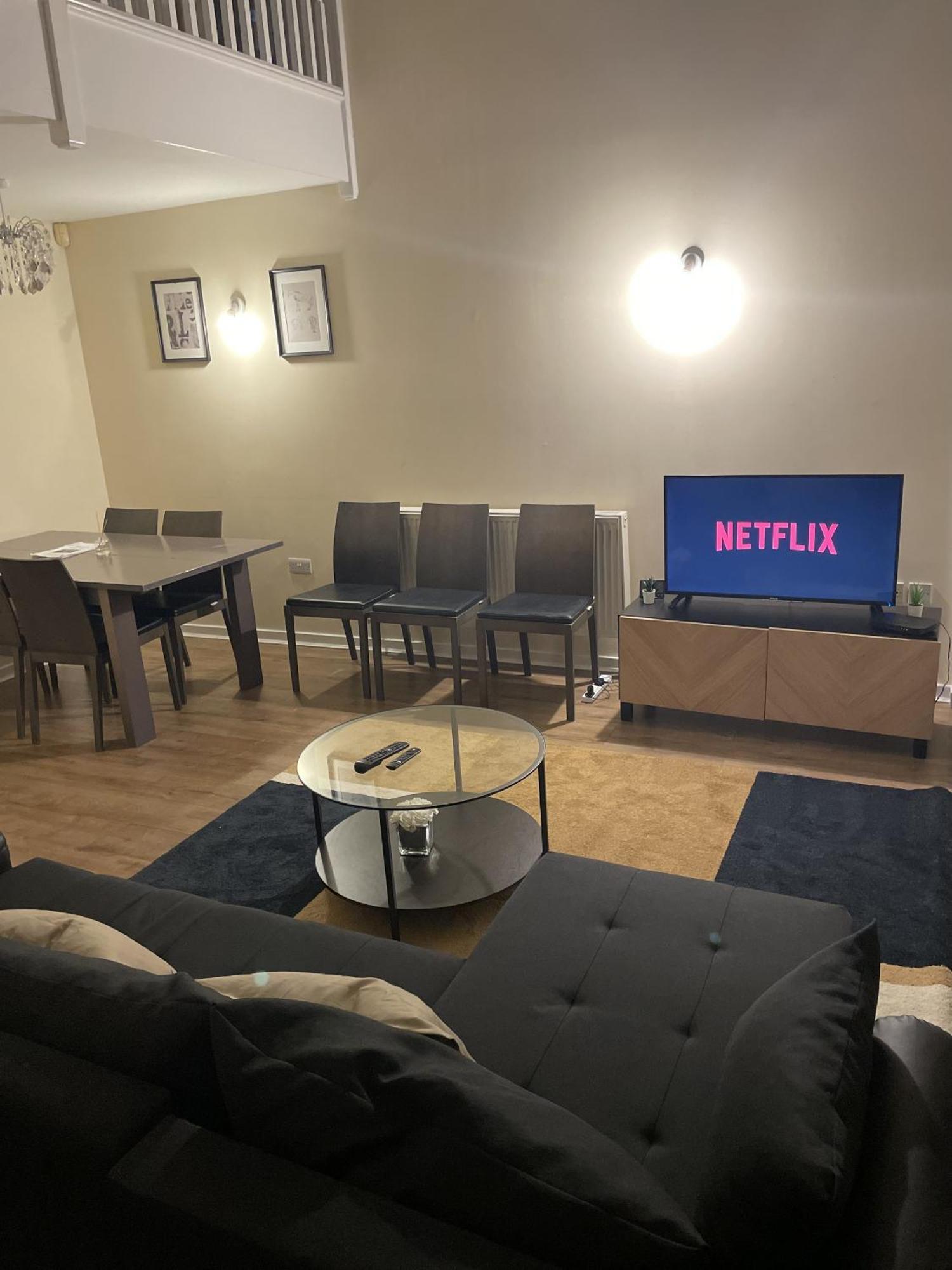 Luxury 2 Bed Apartment - Near Heathrow, Legoland, Windsor Слау Екстериор снимка