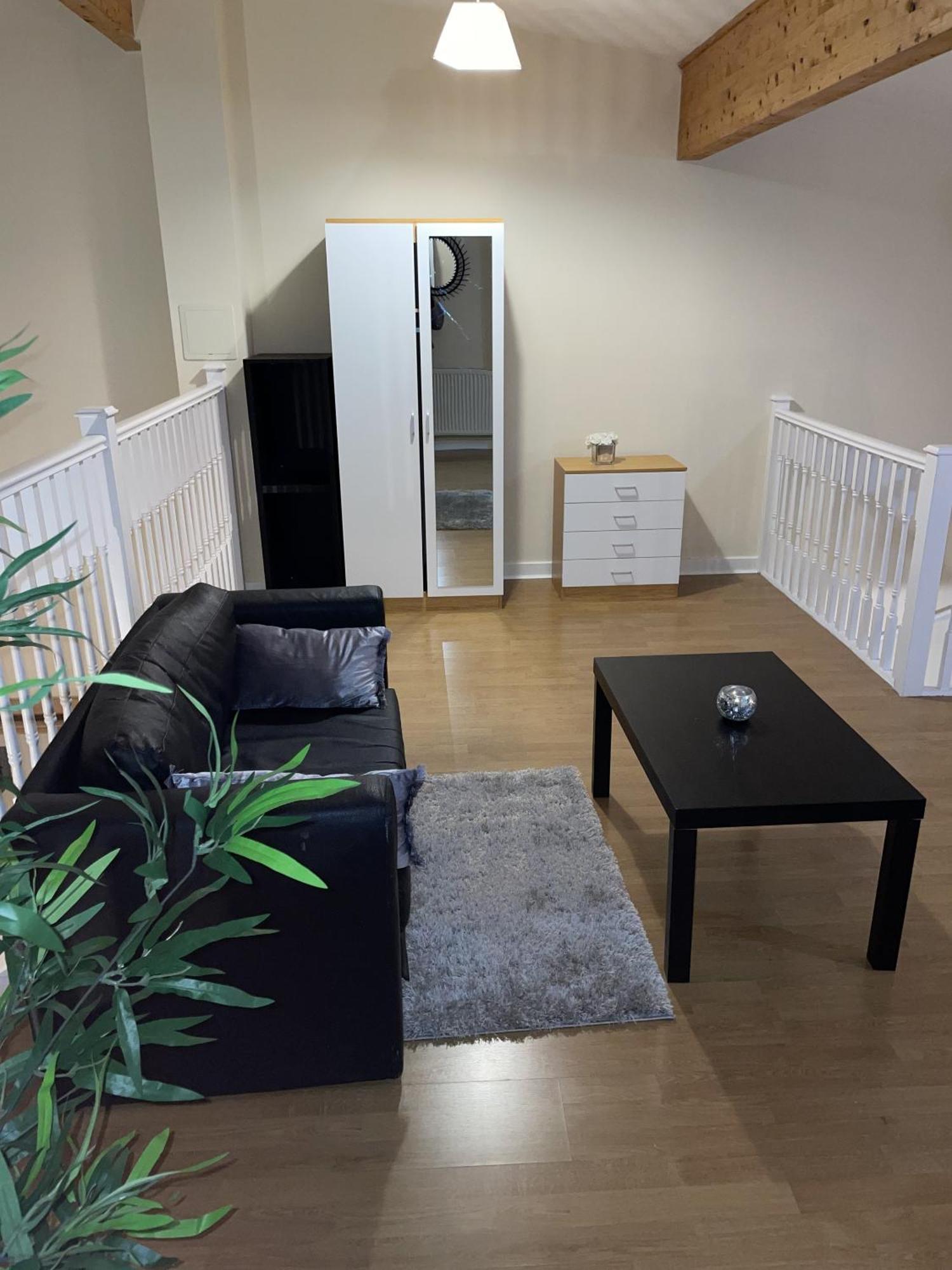 Luxury 2 Bed Apartment - Near Heathrow, Legoland, Windsor Слау Екстериор снимка